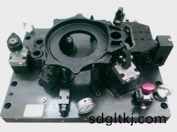 製動器底闆(ban)液壓(ya)裌具
